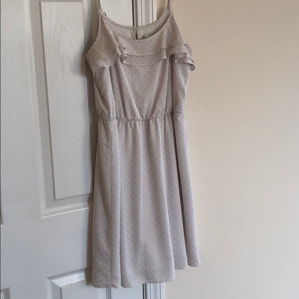 Lauren Conrad white ruffle dress w/gold studs sz 4